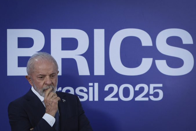 Tarifaço de Trump ao Brasil vira jogo de empurra-empurra entre governo e oposição