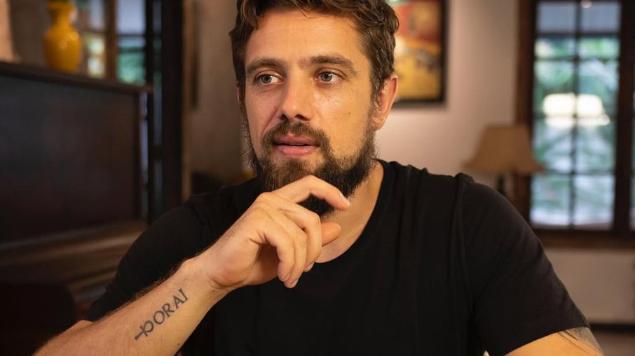 Rafael Cardoso diz que está falido: