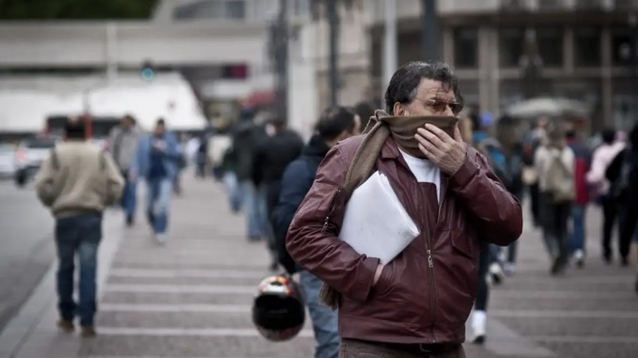 Frente fria derruba temperaturas no Brasil esta semana
