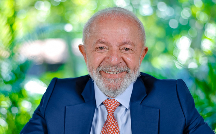 ‘Se me tornei três vezes presidente da República foi também para que toda mulher brasileira seja livre’, posta Lula