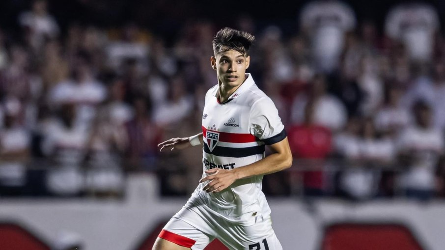 Galvo Bueno dispara contra Abel Ferreira aps polmica