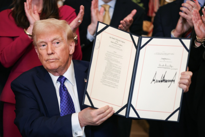 Trump recua e suspende maioria das tarifas ao México até 2 de abril