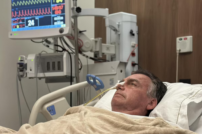 Bolsonaro segue internado na UTI e teve alteração de pressão arterial, que já foi normalizada