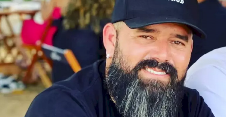 Cantor de forr morre aos 42 anos aps passar mal durante show na Bahia