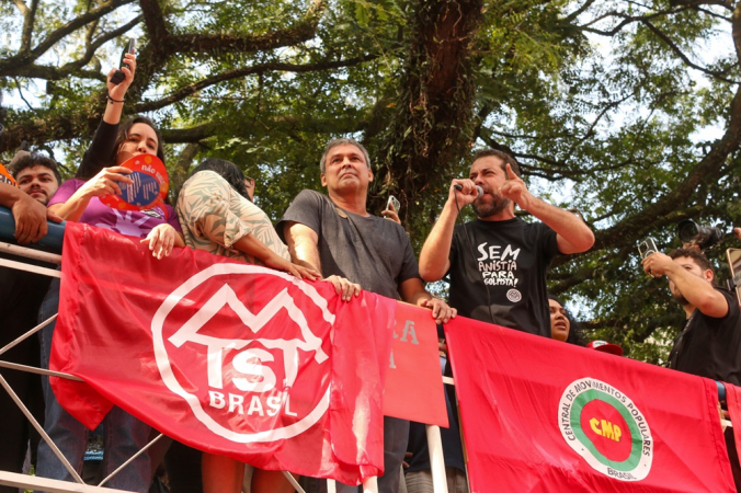 Boulos provoca Bolsonaro em ato esvaziado na Paulista contra o PL da Anistia